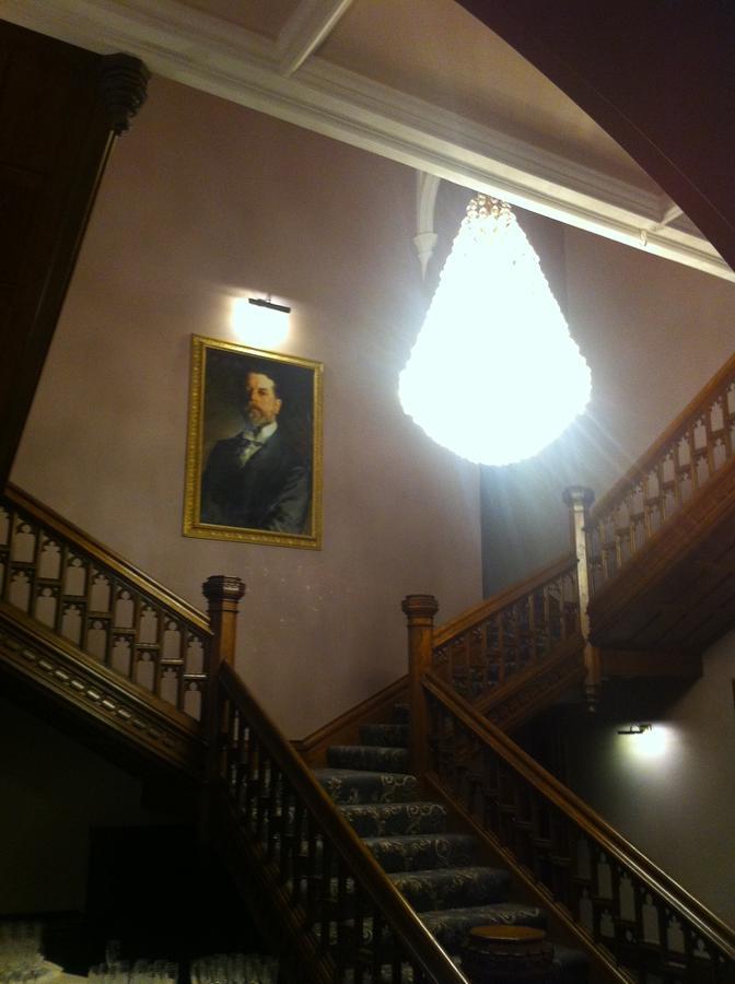 The Villa Levens Экстерьер фото